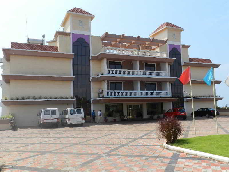 The Queeny Sancoale Экстерьер фото